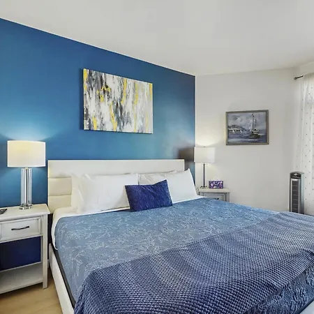 Villa Belltown Court North